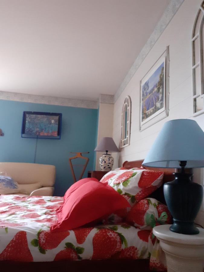 7042Douce Nuit Hotell Saint-Germain-Laval  Eksteriør bilde